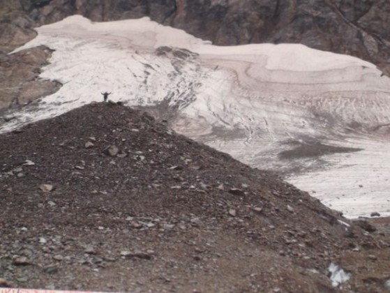 «Муравьиная куча» высотой 17 метров на леднике Псеашхо