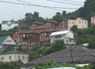 В Сочи на Целинной рвется паутина Водоканала