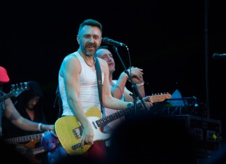 «Ленинград» выступил в Сочи в «Ледяном кубе»