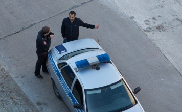 Застройщики обвиняют активистку Лавринович в вымогательстве