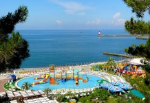 Аквапарк «Маяк» будут сносить долго