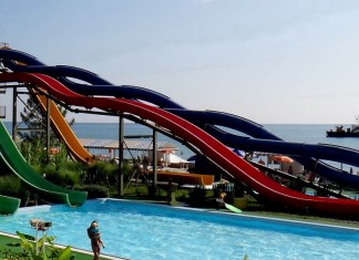 Аквапарк подаёт сигнал SOS