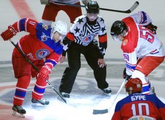 Хоккей в Сочи: Ночная лига дошла до финала