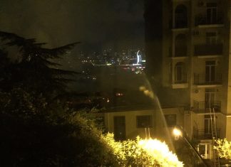 Пожар на улице Цюрупы в центре Сочи локализован