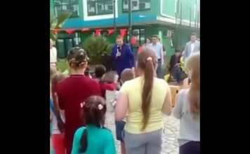 Мэр Сочи неудачно выступил перед детьми