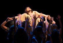 В Сочи несмотря на возражения православных активистов показали рок-оперу “Иисус Христос – суперзвезда”