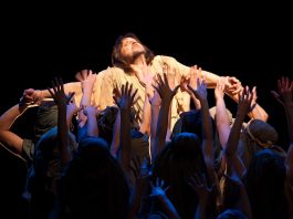 В Сочи несмотря на возражения православных активистов показали рок-оперу “Иисус Христос – суперзвезда”